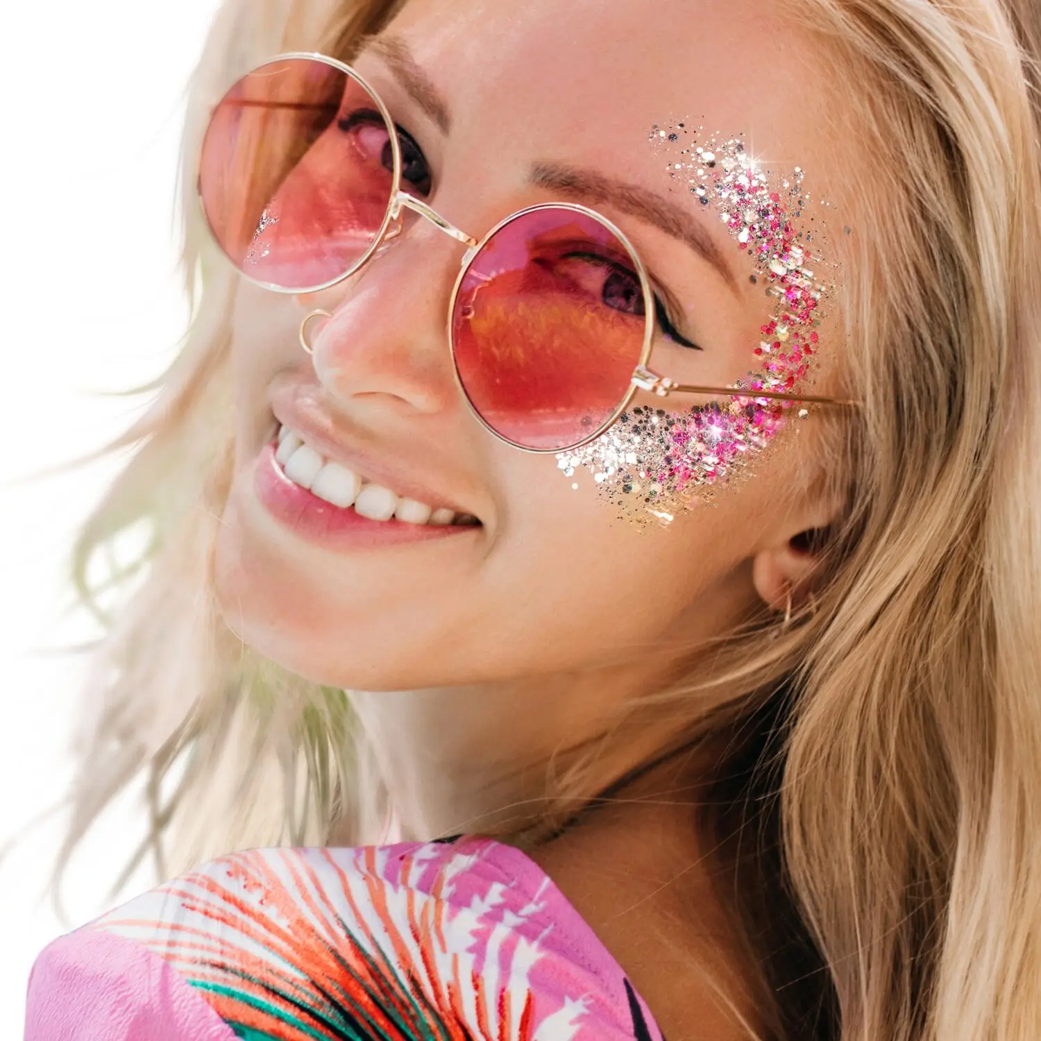 Holographic Chunky Glitter Gel 50ml on Model by Glitter Me Up ™ | PaintGlow